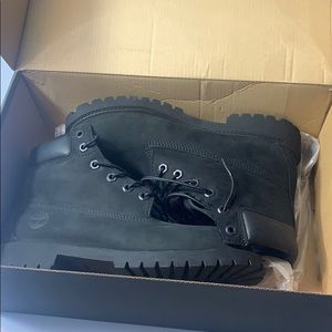 Black Tim’s size 6